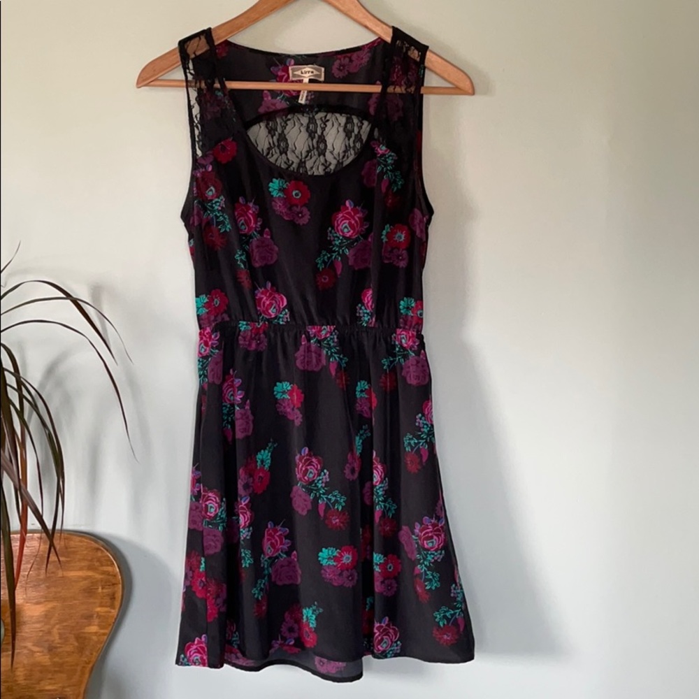 Kirra sleeveless black w pink floral & lace dress